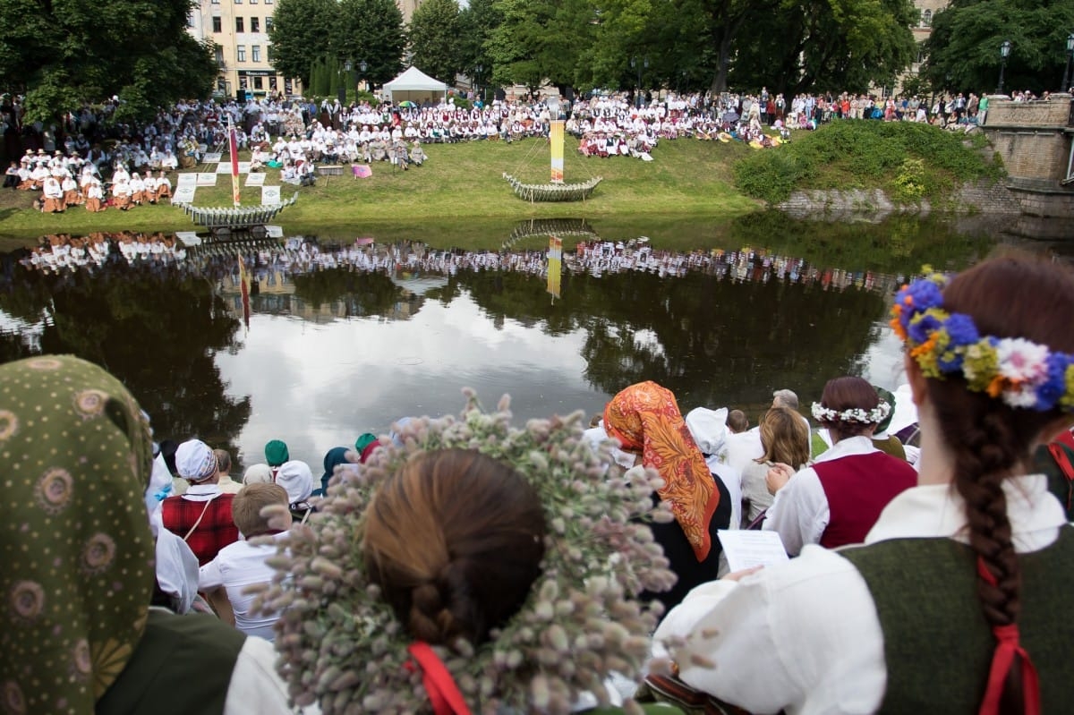 "Baltica 2015" Novadu sadziedāšanās Rīgā / Communal Singing from the regions in Riga