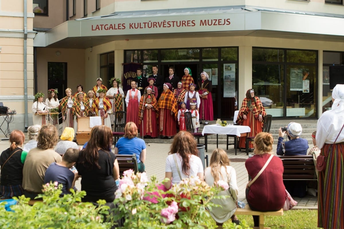 Izstādes "Mūsu mantojums atklāšana" / Opening of Latvian folk costume exhibition "Heritage"