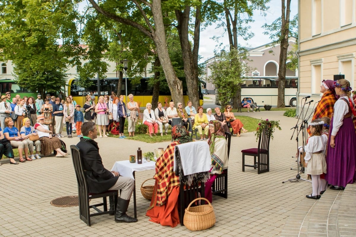 Izstādes "Mūsu mantojums atklāšana" / Opening of Latvian folk costume exhibition "Heritage"