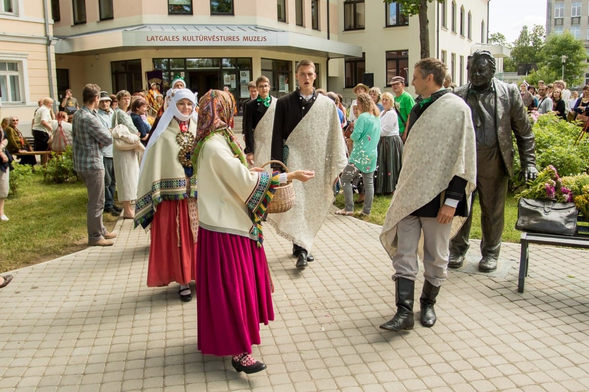 Izstādes "Mūsu mantojums atklāšana" / Opening of Latvian folk costume exhibition "Heritage"