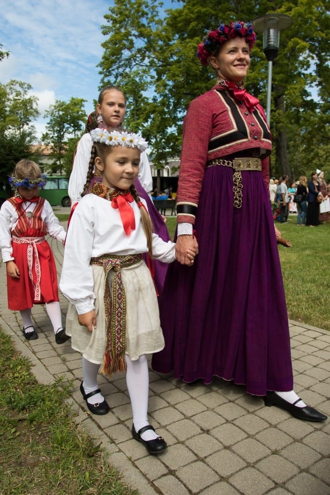 Izstādes "Mūsu mantojums atklāšana" / Opening of Latvian folk costume exhibition "Heritage"