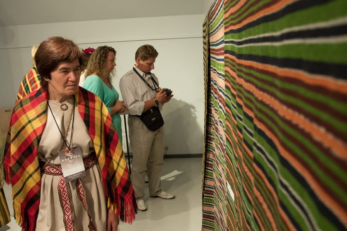 Izstādes "Mūsu mantojums atklāšana" / Opening of Latvian folk costume exhibition "Heritage"