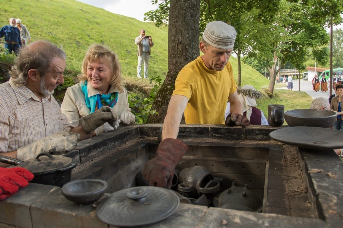 Reducētās keramikas cepļa atvēršana festivālā "Baltica 2015" / Opening of the reduced ceramics kiln