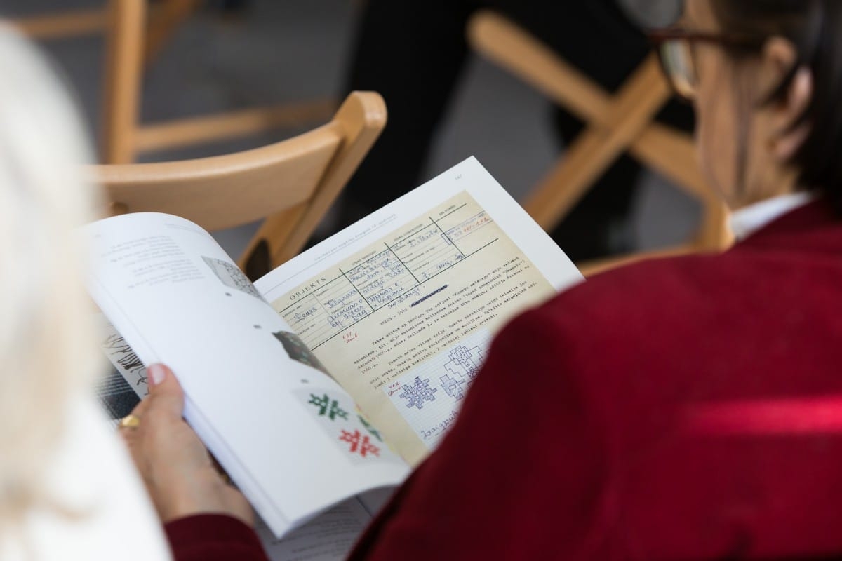 Grāmatas “Apģērba attīstība Zemgalē 19.gadsimtā” atvēršana