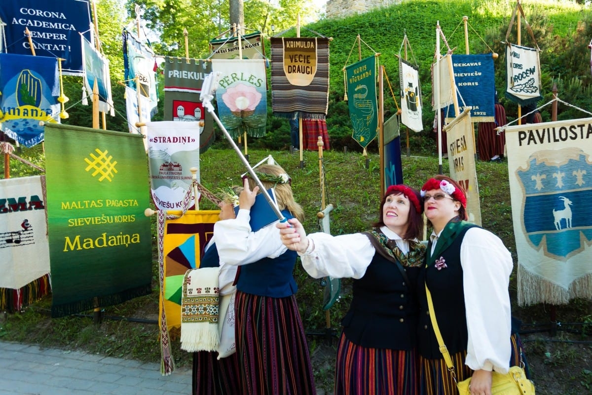 Latvijas sieviešu un vīru koru salidojums