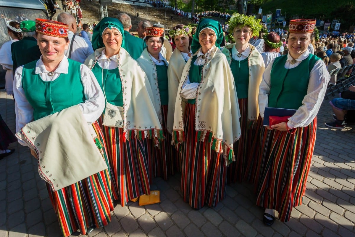 Latvijas sieviešu un vīru koru salidojums
