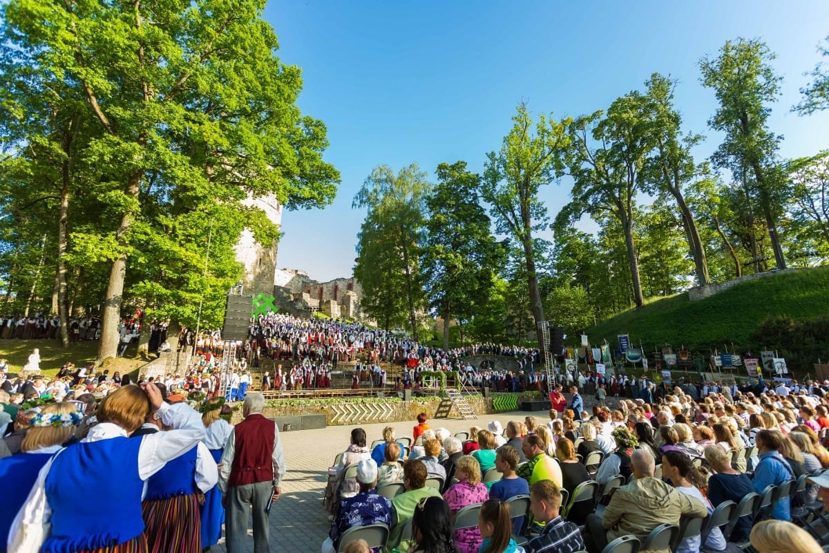 Latvijas sieviešu un vīru koru salidojums
