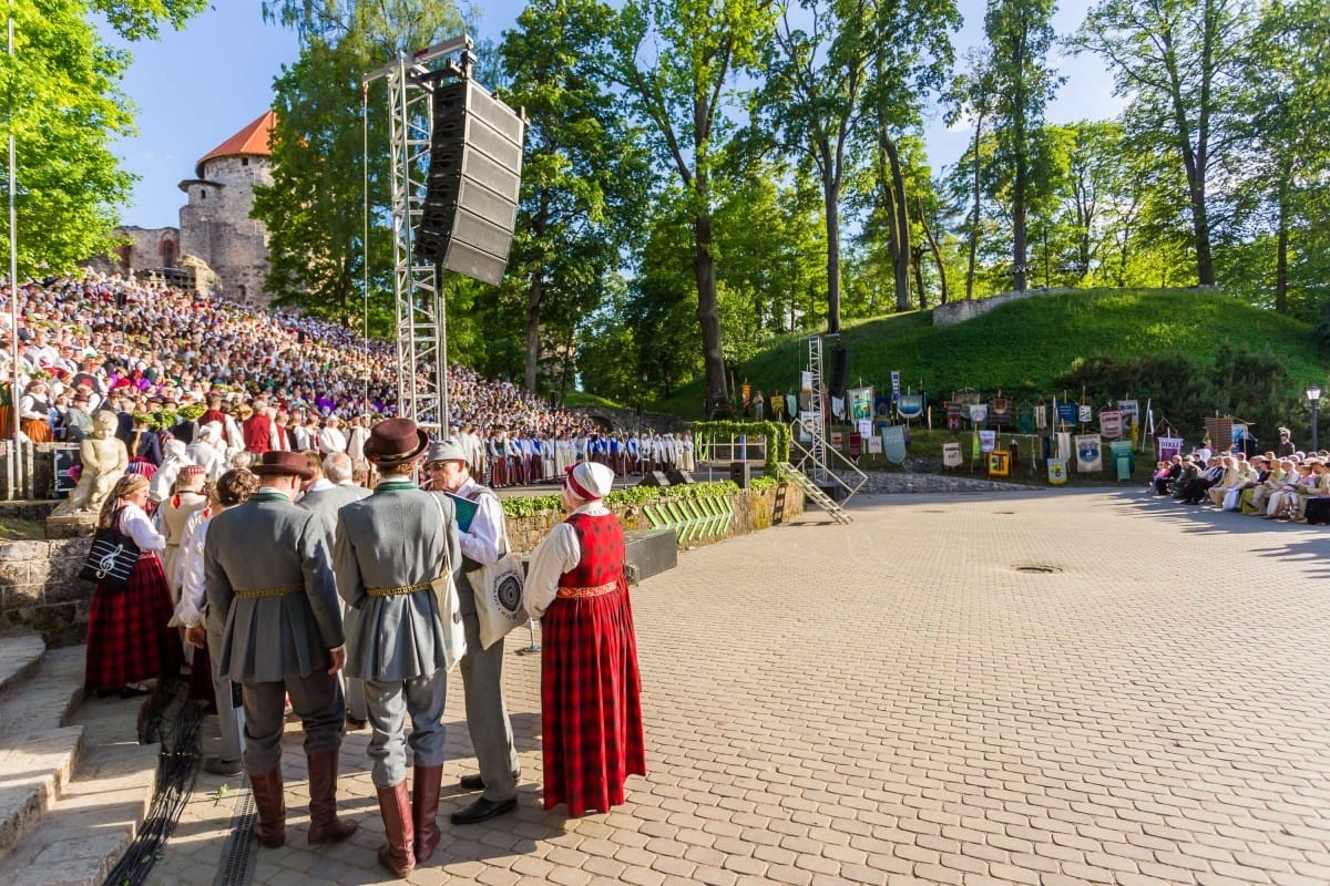 Latvijas sieviešu un vīru koru salidojums