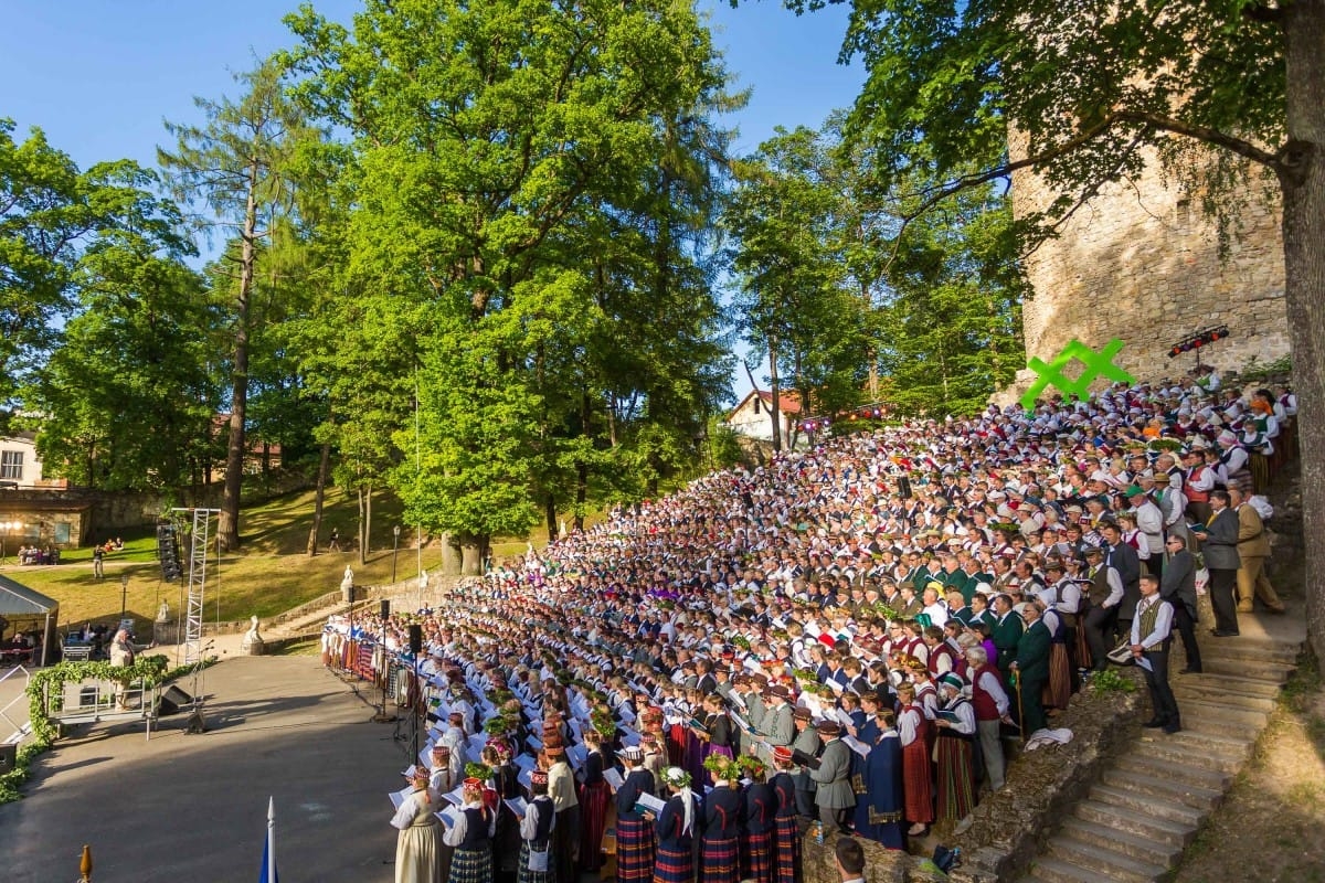 Latvijas sieviešu un vīru koru salidojums