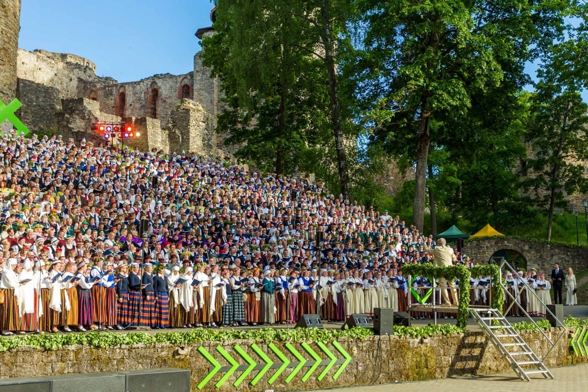 Latvijas sieviešu un vīru koru salidojums