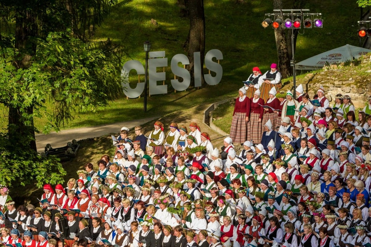 Latvijas sieviešu un vīru koru salidojums