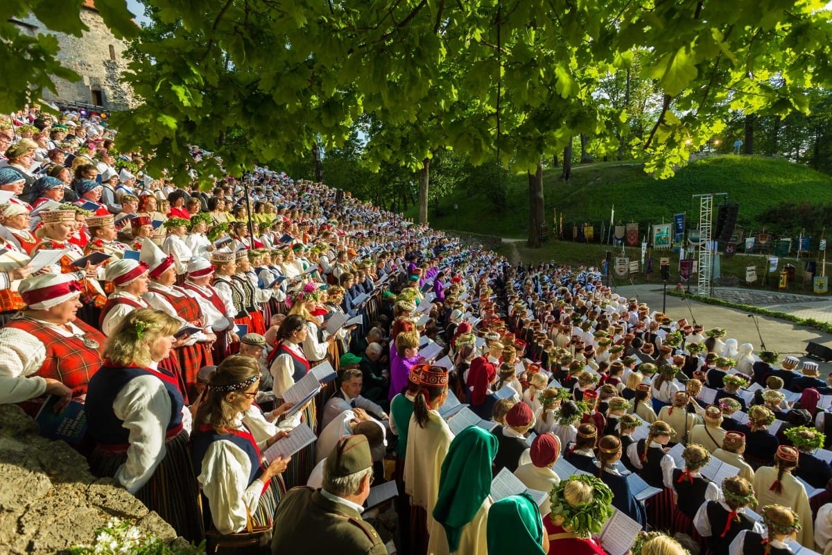 Latvijas sieviešu un vīru koru salidojums
