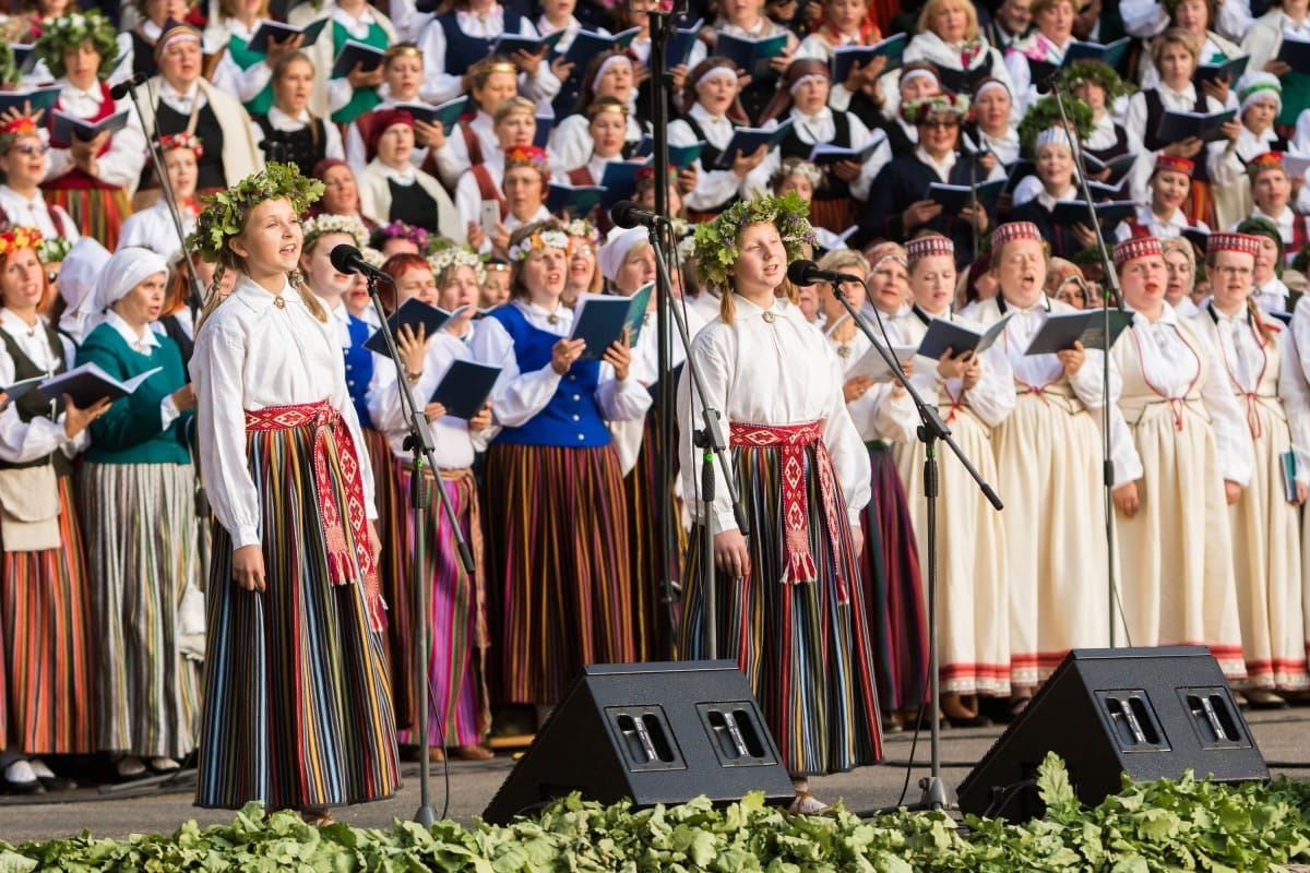 Latvijas sieviešu un vīru koru salidojums