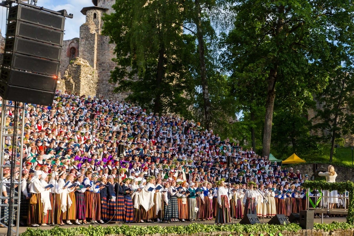 Latvijas sieviešu un vīru koru salidojums