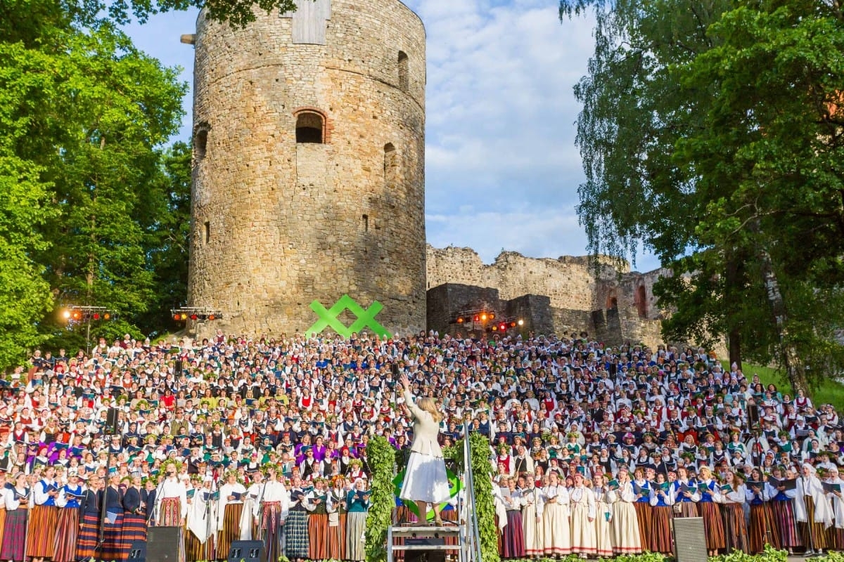 Latvijas sieviešu un vīru koru salidojums