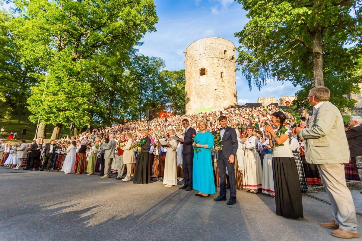 Latvijas sieviešu un vīru koru salidojums