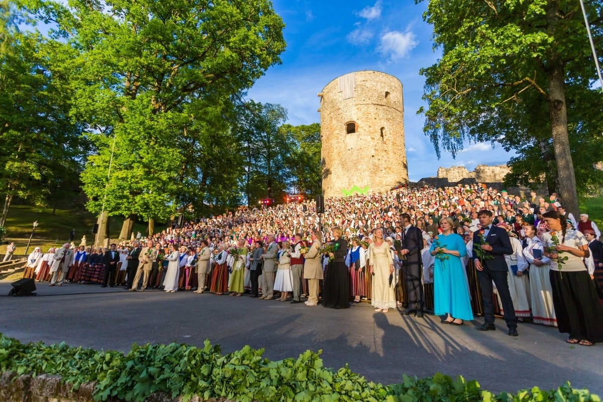Latvijas sieviešu un vīru koru salidojums