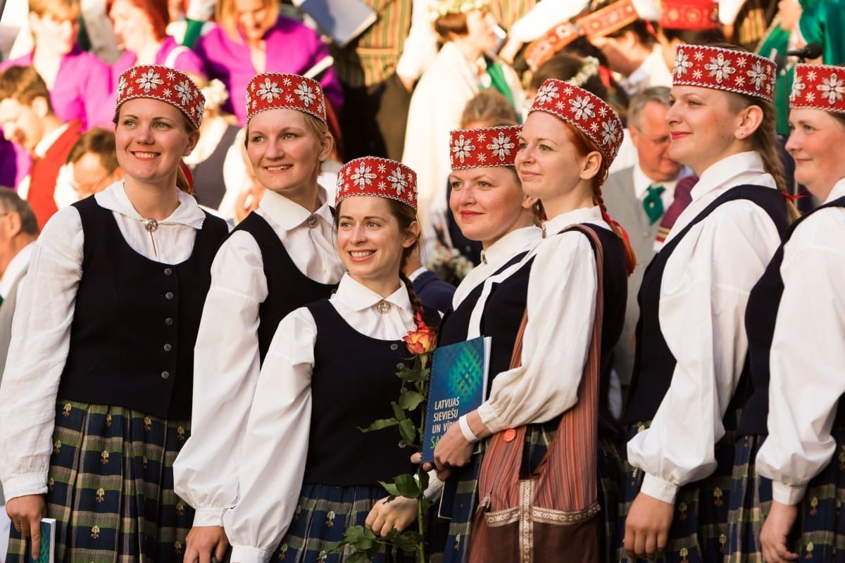 Latvijas sieviešu un vīru koru salidojums