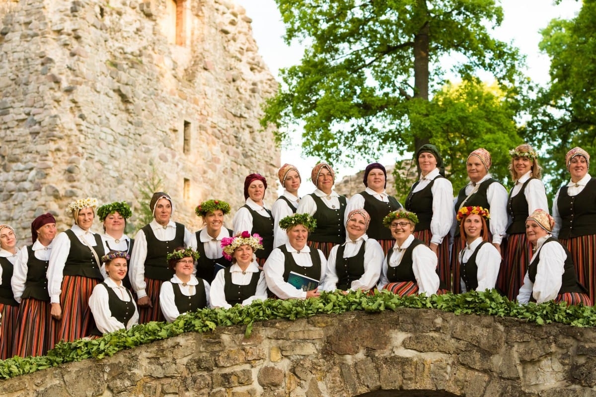 Latvijas sieviešu un vīru koru salidojums