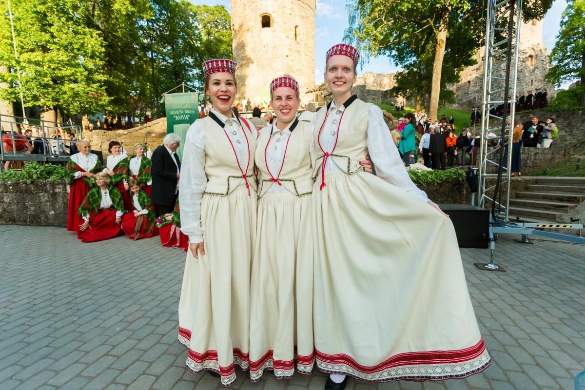 Latvijas sieviešu un vīru koru salidojums