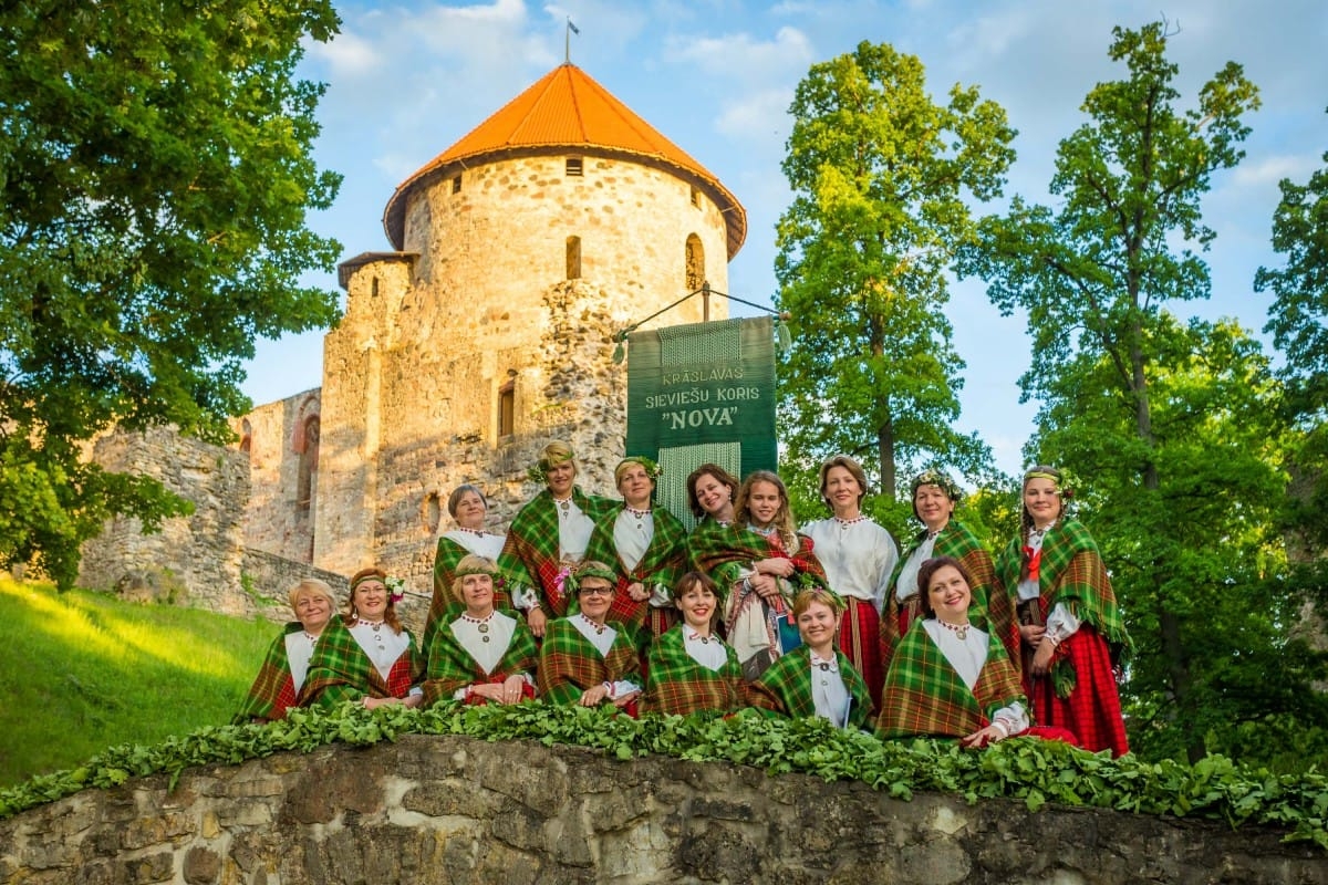 Latvijas sieviešu un vīru koru salidojums
