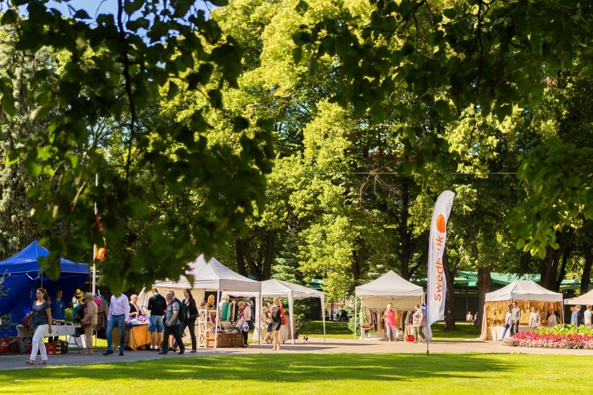 VIII Starptautiskā tautas deju festivāla "Sudmaliņas" koncerti un latvisko labumu tirgus Vērmanes dārzā Rīgā
