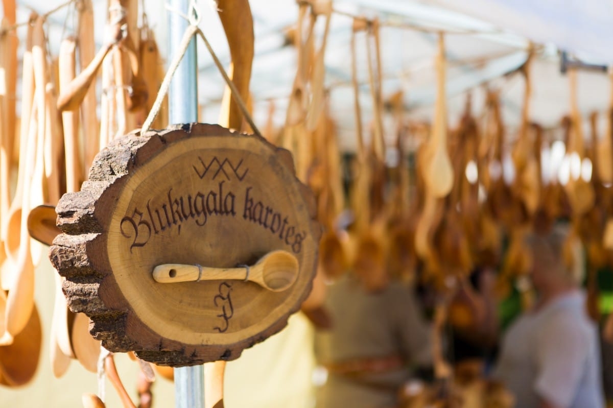 VIII Starptautiskā tautas deju festivāla "Sudmaliņas" koncerti un latvisko labumu tirgus Vērmanes dārzā Rīgā