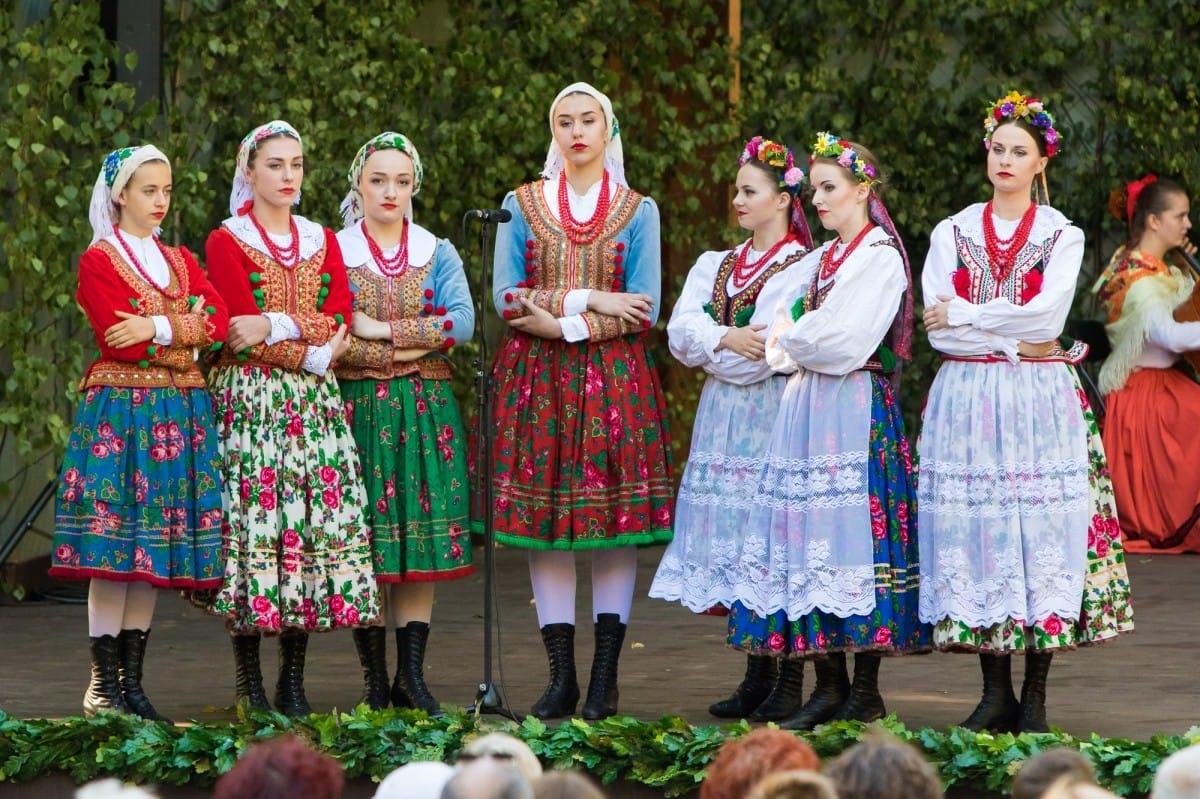 VIII Starptautiskā tautas deju festivāla "Sudmaliņas" koncerti un latvisko labumu tirgus Vērmanes dārzā Rīgā
