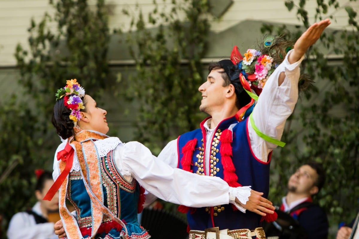 VIII Starptautiskā tautas deju festivāla "Sudmaliņas" koncerti un latvisko labumu tirgus Vērmanes dārzā Rīgā