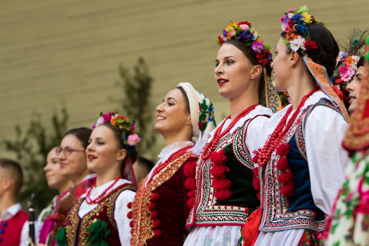 VIII Starptautiskā tautas deju festivāla "Sudmaliņas" koncerti un latvisko labumu tirgus Vērmanes dārzā Rīgā