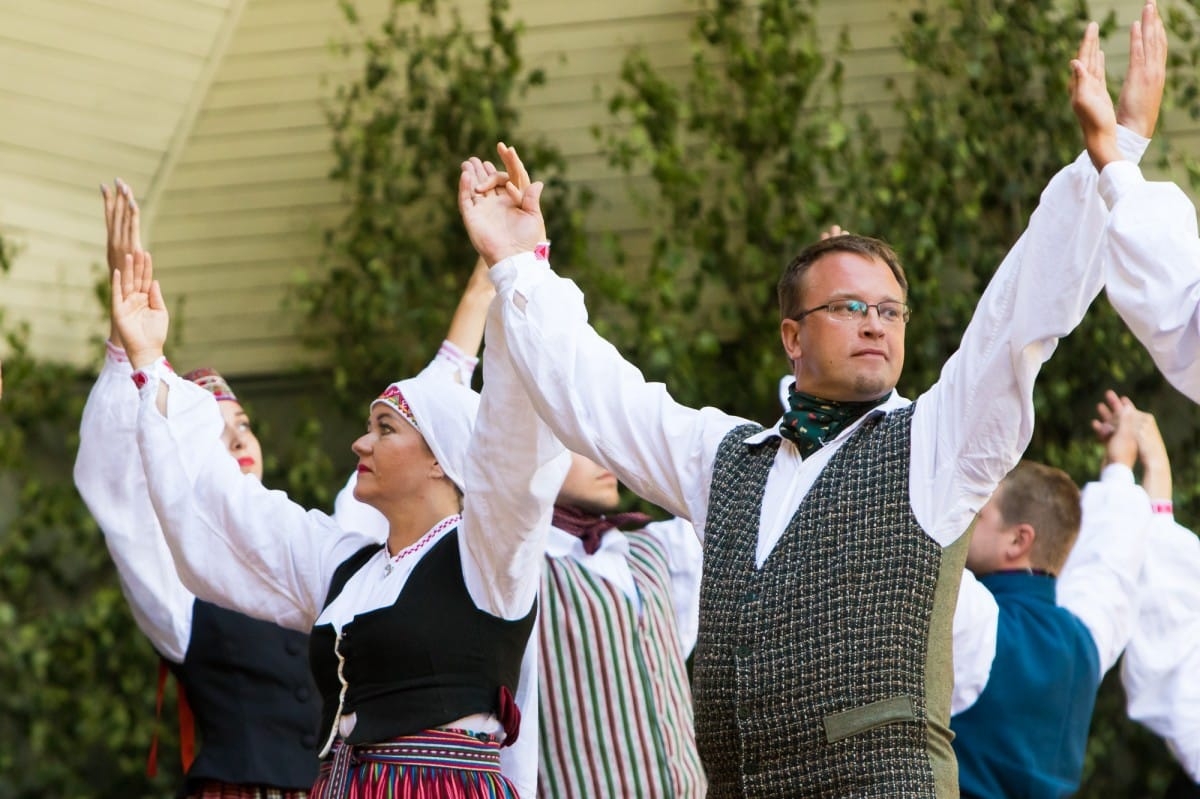 VIII Starptautiskā tautas deju festivāla "Sudmaliņas" koncerti un latvisko labumu tirgus Vērmanes dārzā Rīgā