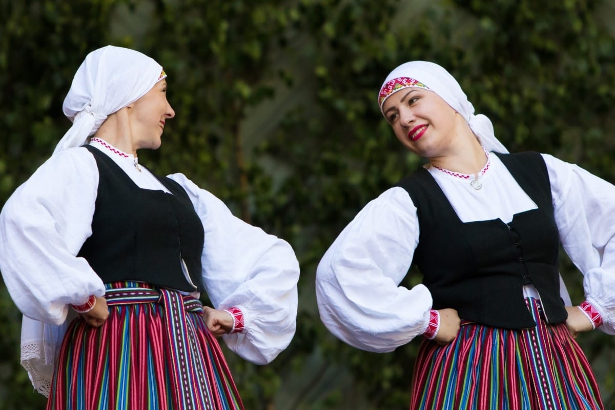 VIII Starptautiskā tautas deju festivāla "Sudmaliņas" koncerti un latvisko labumu tirgus Vērmanes dārzā Rīgā