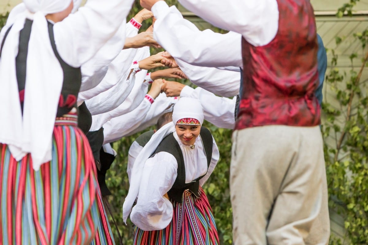 VIII Starptautiskā tautas deju festivāla "Sudmaliņas" koncerti un latvisko labumu tirgus Vērmanes dārzā Rīgā
