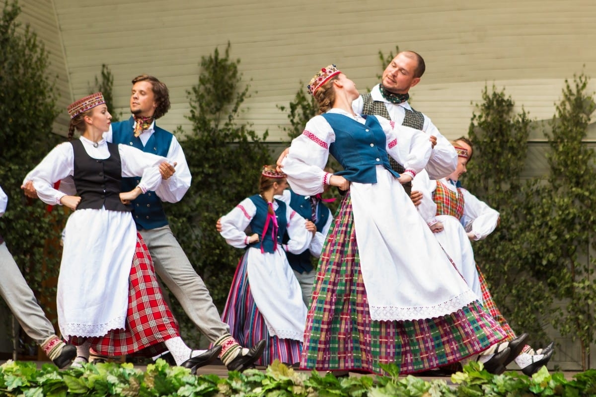 VIII Starptautiskā tautas deju festivāla "Sudmaliņas" koncerti un latvisko labumu tirgus Vērmanes dārzā Rīgā