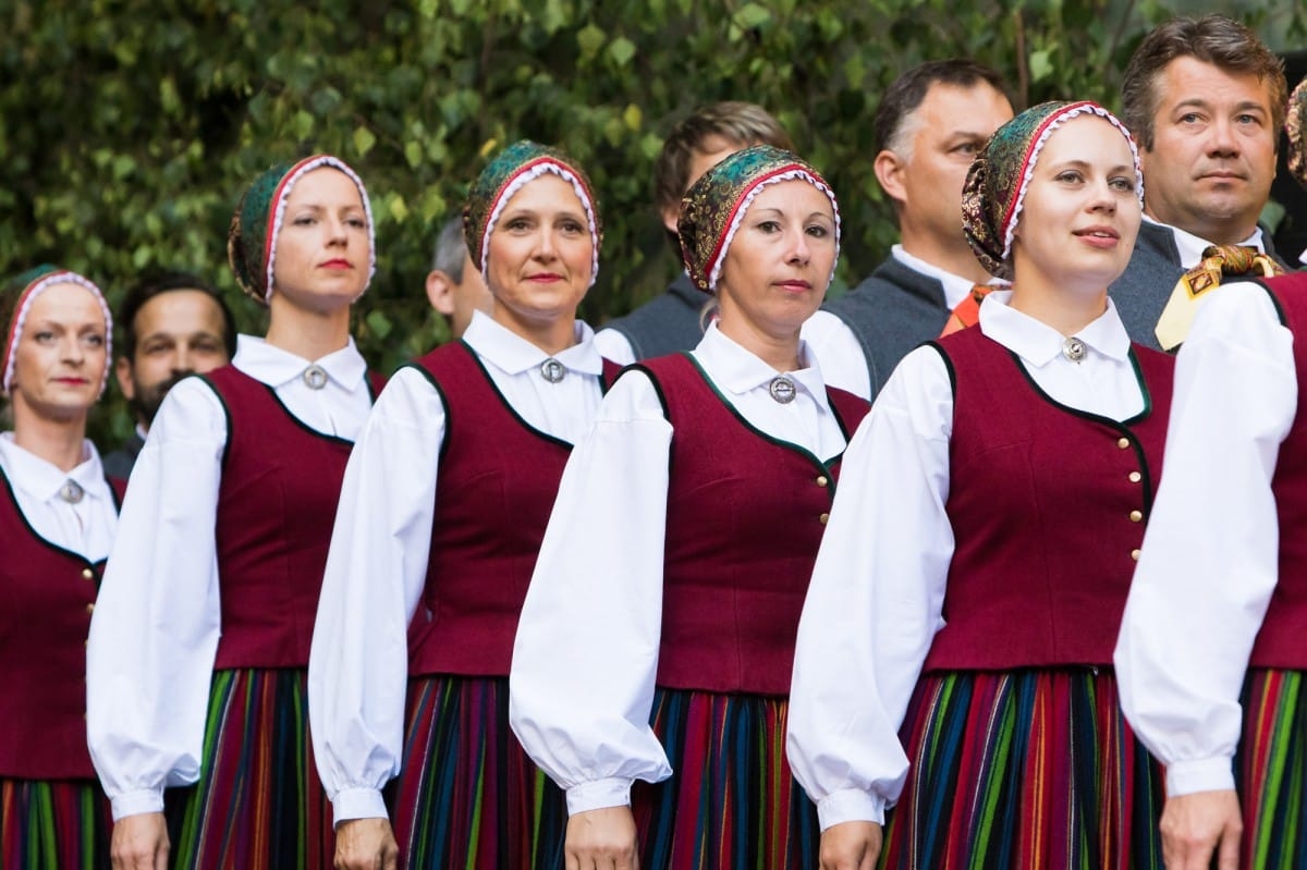 VIII Starptautiskā tautas deju festivāla "Sudmaliņas" koncerti un latvisko labumu tirgus Vērmanes dārzā Rīgā