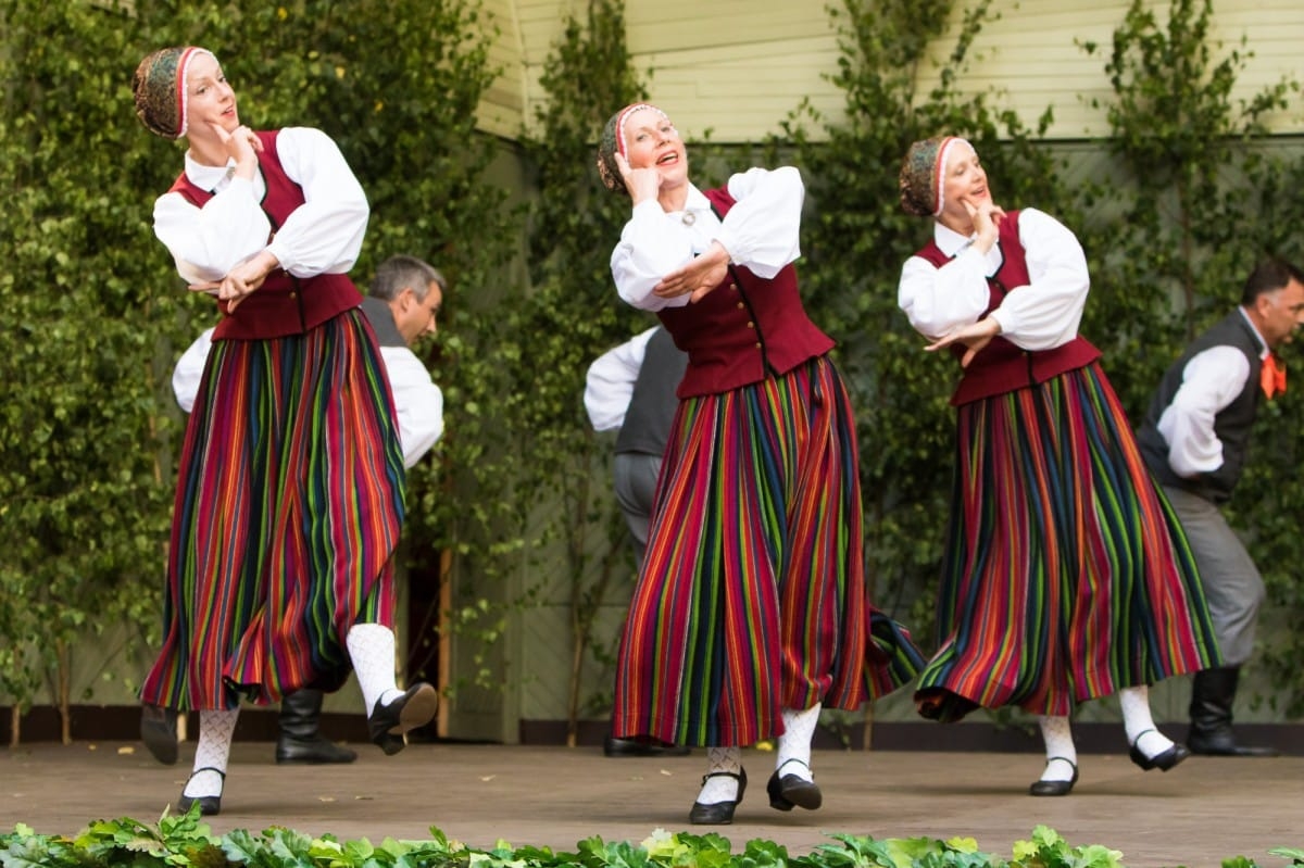 VIII Starptautiskā tautas deju festivāla "Sudmaliņas" koncerti un latvisko labumu tirgus Vērmanes dārzā Rīgā