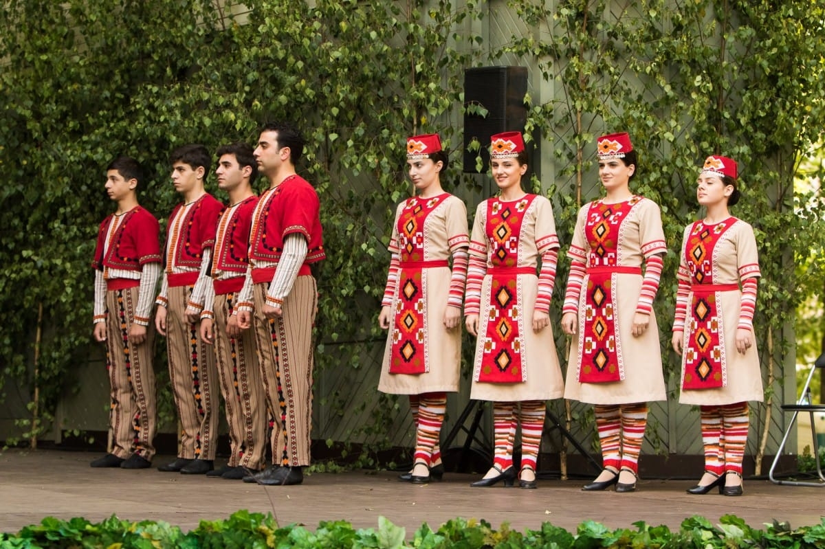 VIII Starptautiskā tautas deju festivāla "Sudmaliņas" koncerti un latvisko labumu tirgus Vērmanes dārzā Rīgā