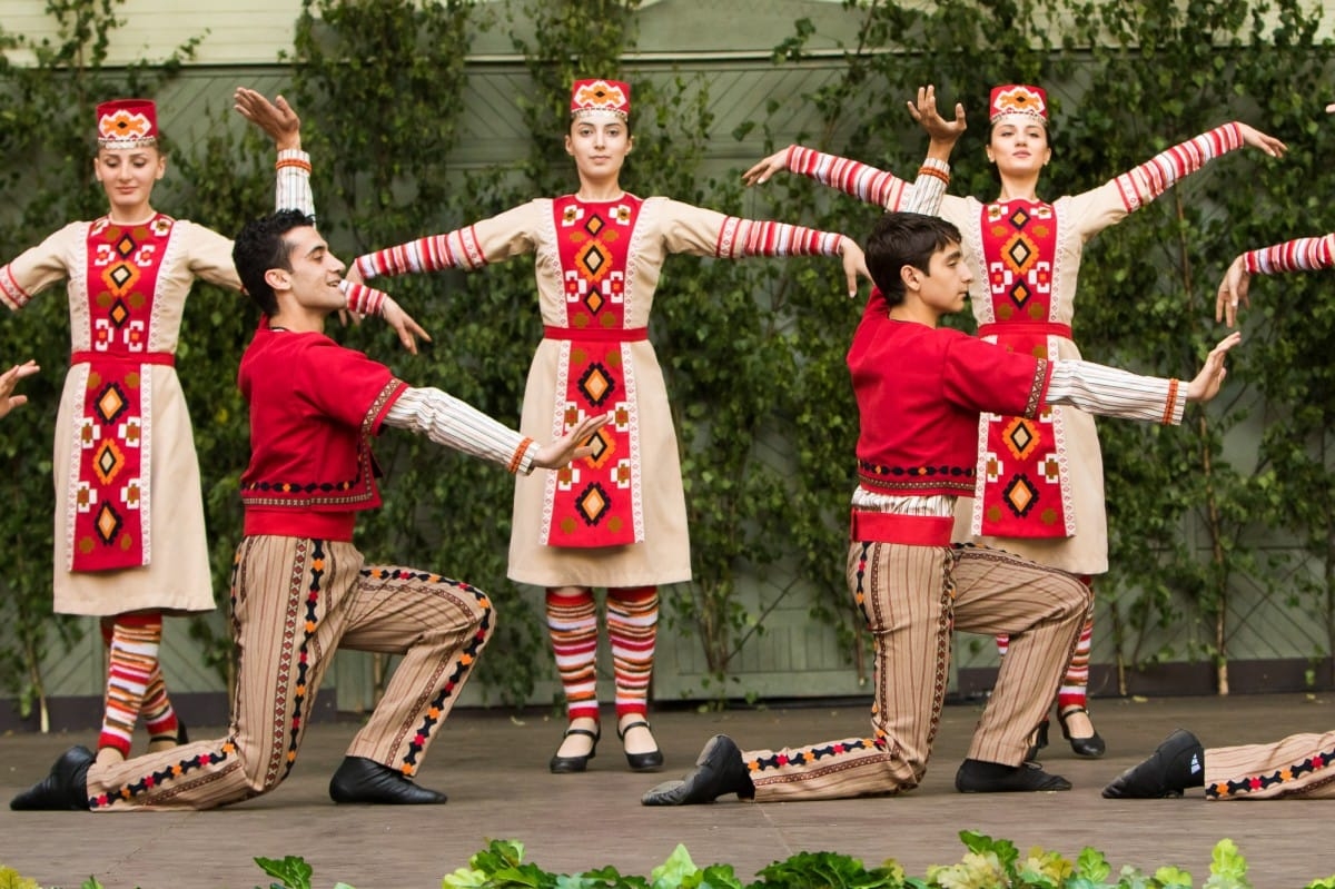 VIII Starptautiskā tautas deju festivāla "Sudmaliņas" koncerti un latvisko labumu tirgus Vērmanes dārzā Rīgā