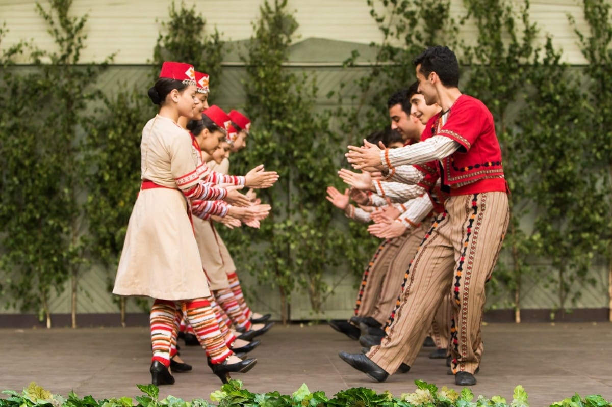 VIII Starptautiskā tautas deju festivāla "Sudmaliņas" koncerti un latvisko labumu tirgus Vērmanes dārzā Rīgā