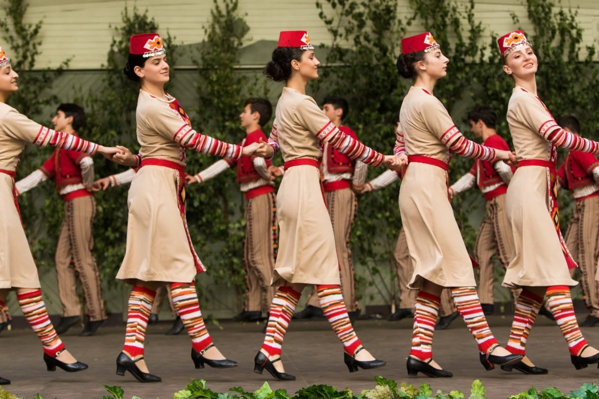VIII Starptautiskā tautas deju festivāla "Sudmaliņas" koncerti un latvisko labumu tirgus Vērmanes dārzā Rīgā