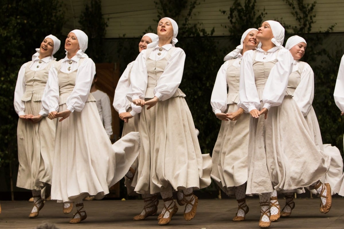 VIII Starptautiskā tautas deju festivāla "Sudmaliņas" koncerti un latvisko labumu tirgus Vērmanes dārzā Rīgā