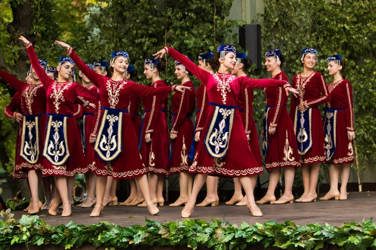 VIII Starptautiskā tautas deju festivāla "Sudmaliņas" koncerti un latvisko labumu tirgus Vērmanes dārzā Rīgā