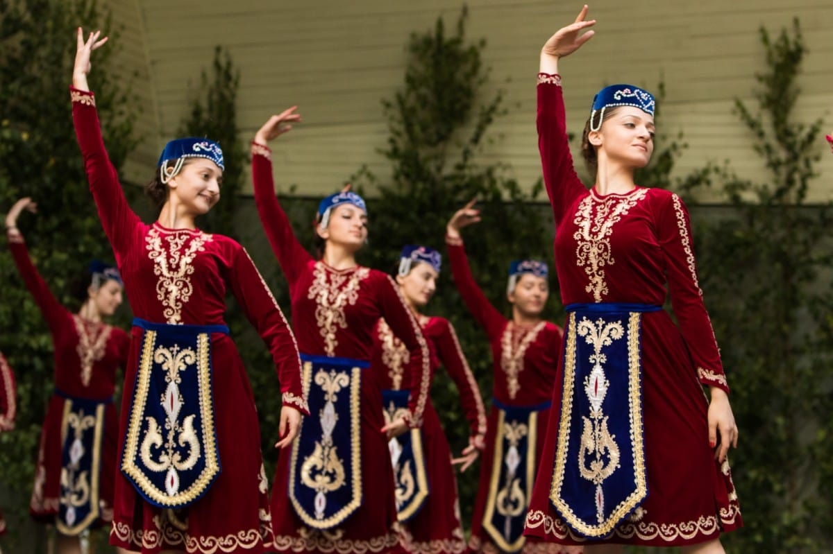 VIII Starptautiskā tautas deju festivāla "Sudmaliņas" koncerti un latvisko labumu tirgus Vērmanes dārzā Rīgā