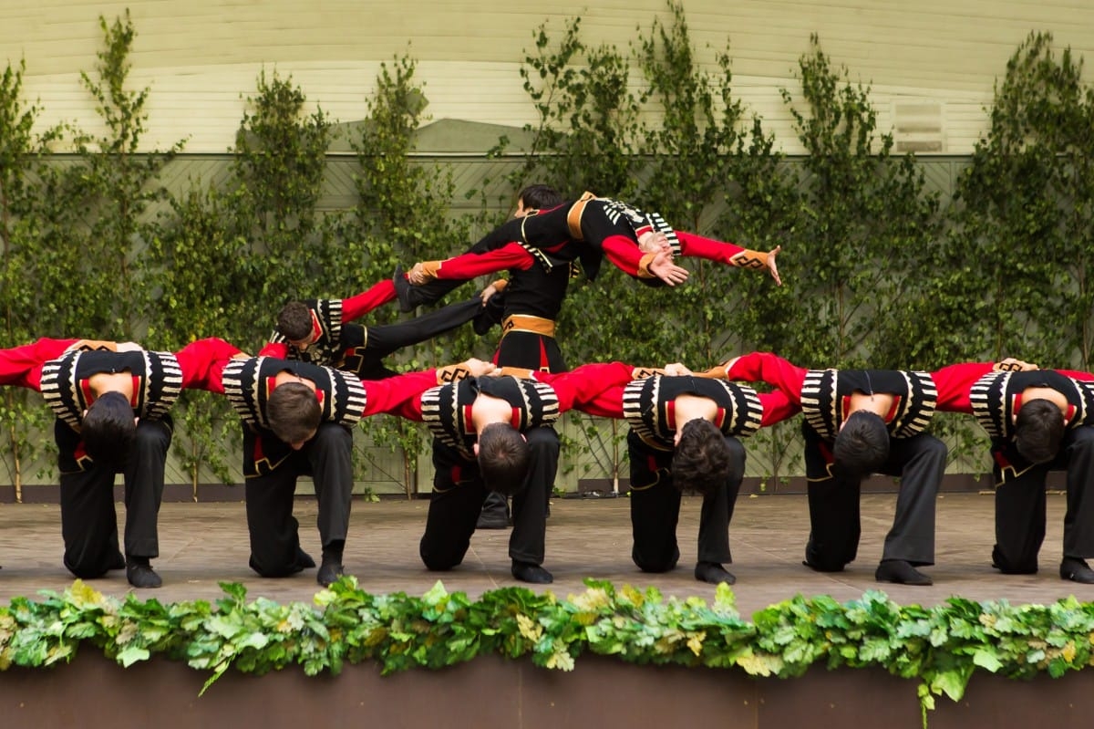 VIII Starptautiskā tautas deju festivāla "Sudmaliņas" koncerti un latvisko labumu tirgus Vērmanes dārzā Rīgā