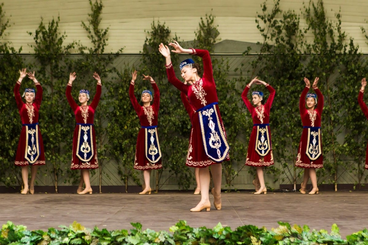 VIII Starptautiskā tautas deju festivāla "Sudmaliņas" koncerti un latvisko labumu tirgus Vērmanes dārzā Rīgā