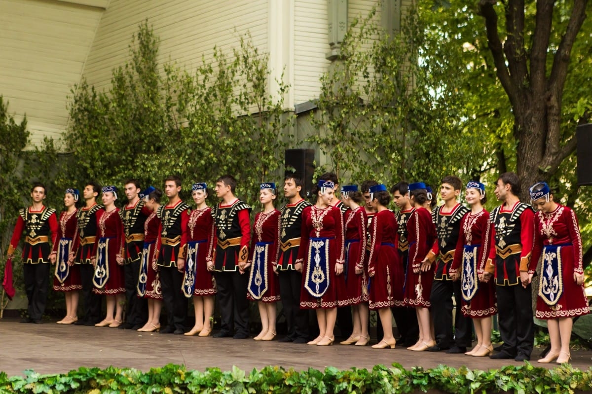 VIII Starptautiskā tautas deju festivāla "Sudmaliņas" koncerti un latvisko labumu tirgus Vērmanes dārzā Rīgā