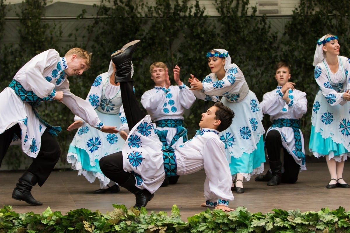VIII Starptautiskā tautas deju festivāla "Sudmaliņas" koncerti un latvisko labumu tirgus Vērmanes dārzā Rīgā