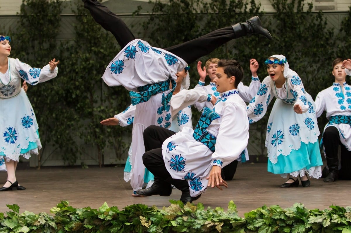 VIII Starptautiskā tautas deju festivāla "Sudmaliņas" koncerti un latvisko labumu tirgus Vērmanes dārzā Rīgā