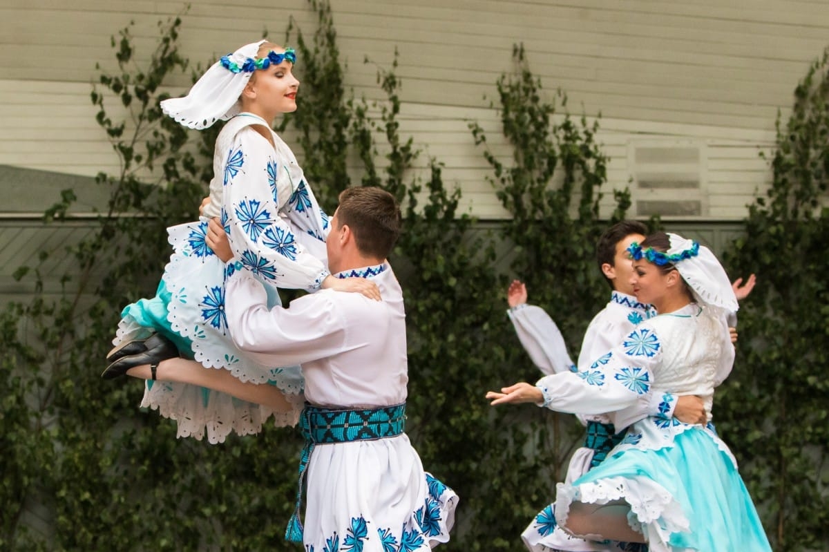 VIII Starptautiskā tautas deju festivāla "Sudmaliņas" koncerti un latvisko labumu tirgus Vērmanes dārzā Rīgā