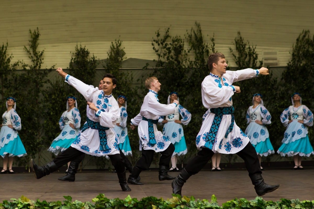 VIII Starptautiskā tautas deju festivāla "Sudmaliņas" koncerti un latvisko labumu tirgus Vērmanes dārzā Rīgā